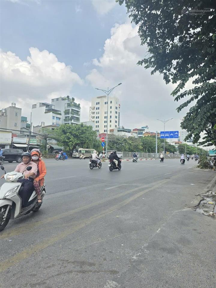 Bán gấp nhà phố kim đồng phân lô  110m2  mt 7m  view hồ  ô tô vào nhà  19 tỷ