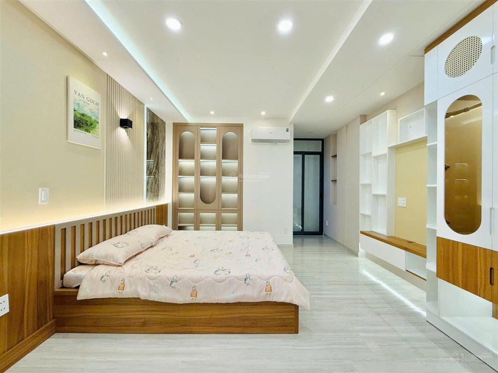 Vị trí đẹp tiện kinh doanh ngay nguyễn thức đường, 76m2, 5 tầng, 5 pn, đường nhựa 8m,kế bên quận 6