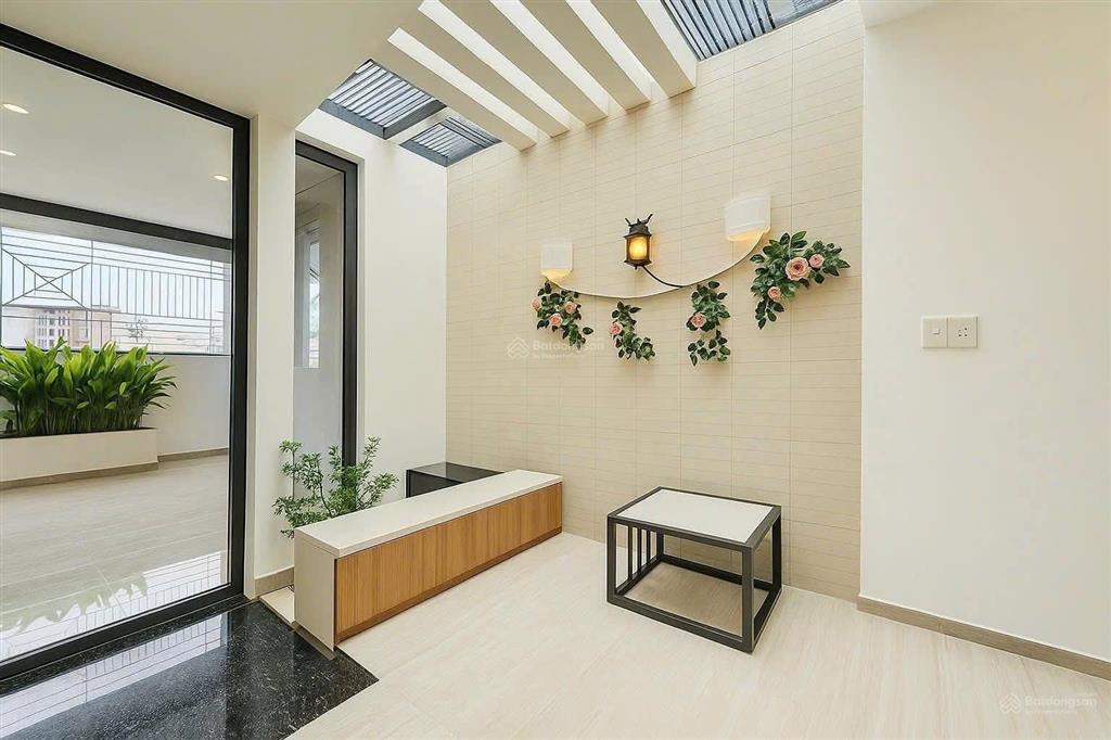 Vị trí đẹp tiện kinh doanh ngay nguyễn thức đường, 76m2, 5 tầng, 5 pn, đường nhựa 8m,kế bên quận 6