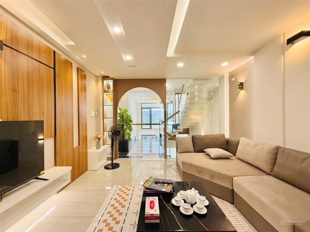 Vị trí đẹp tiện kinh doanh ngay nguyễn thức đường, 76m2, 5 tầng, 5 pn, đường nhựa 8m,kế bên quận 6