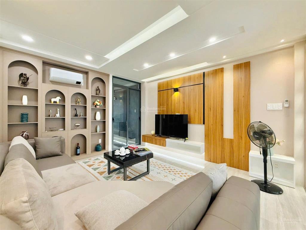 Vị trí đẹp tiện kinh doanh ngay nguyễn thức đường, 76m2, 5 tầng, 5 pn, đường nhựa 8m,kế bên quận 6
