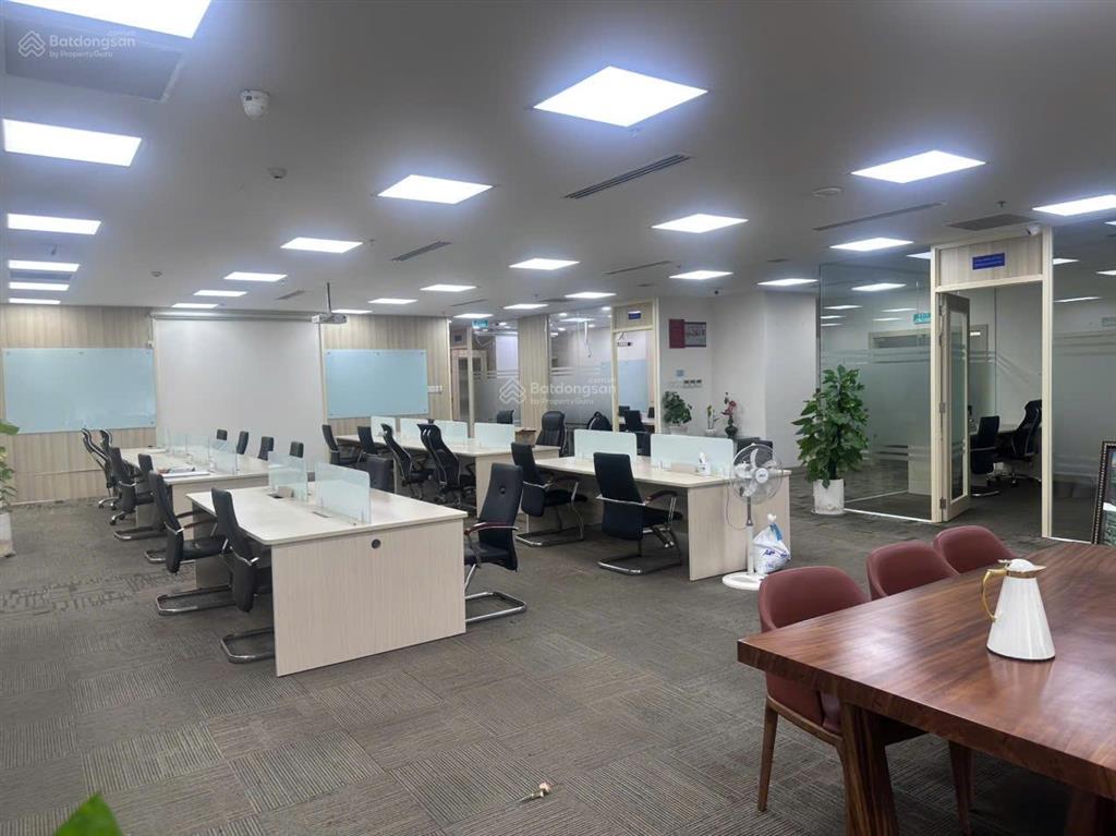 Cho thuê văn phòng golden king 100m2 giá 45tr phú mỹ hưng quận 7