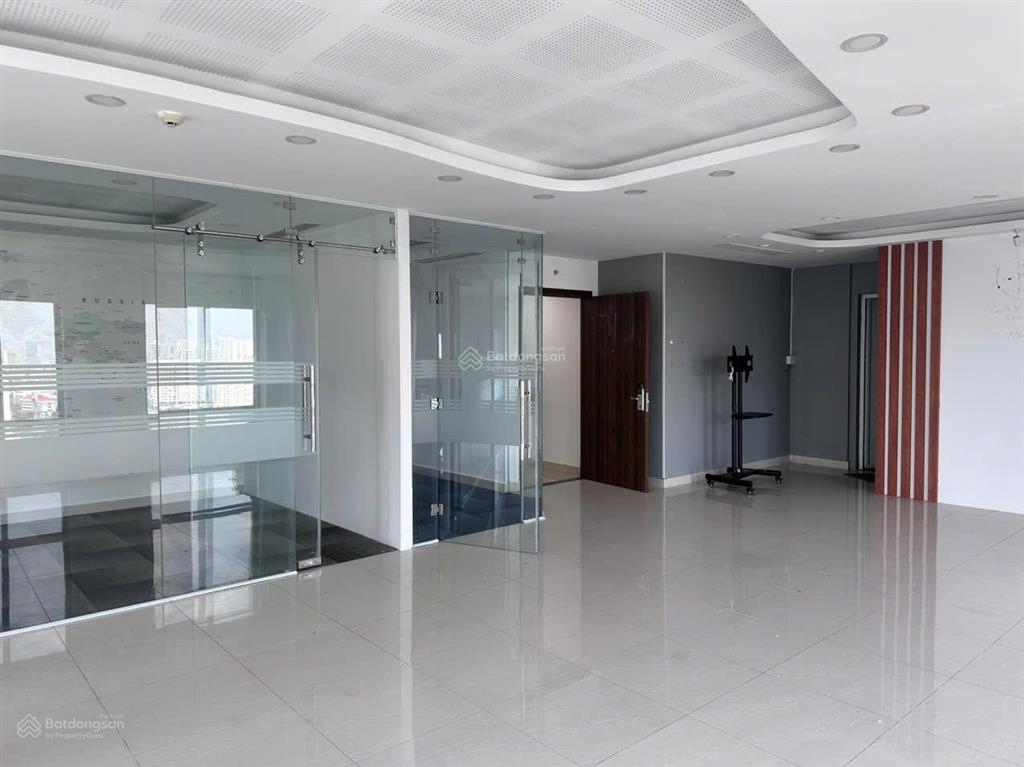 Cho thuê văn phòng golden king 100m2 giá 45tr phú mỹ hưng quận 7