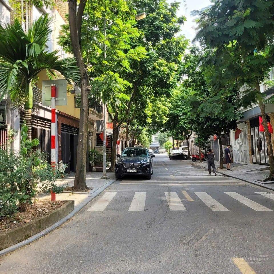 Nhỉnh 21 tỷ, dt 90m2, mt 4.5m, 4 tầng thô, liền kề khu đô thị văn phú, hà đông