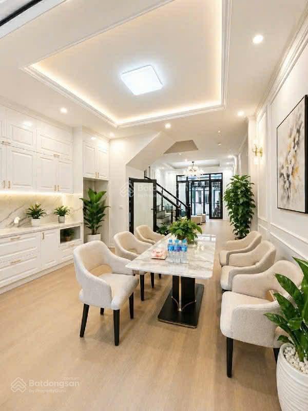 Nhà dân xây, ngõ oto tải, gần trường và chợ, tiện ích nhiều, diện tích rộng, không quy hoạch