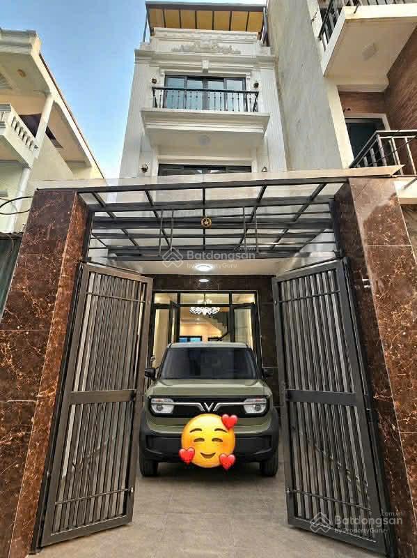 Nhà dân xây, ngõ oto tải, gần trường và chợ, tiện ích nhiều, diện tích rộng, không quy hoạch