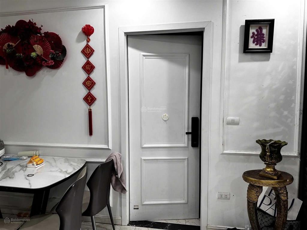 Bán chung cư jadin sài đồng 90 mét giá 6,7 tỷ. 3 phòng ngủ, 2 vệ sinh, tầng cao hướng mát full đồ.