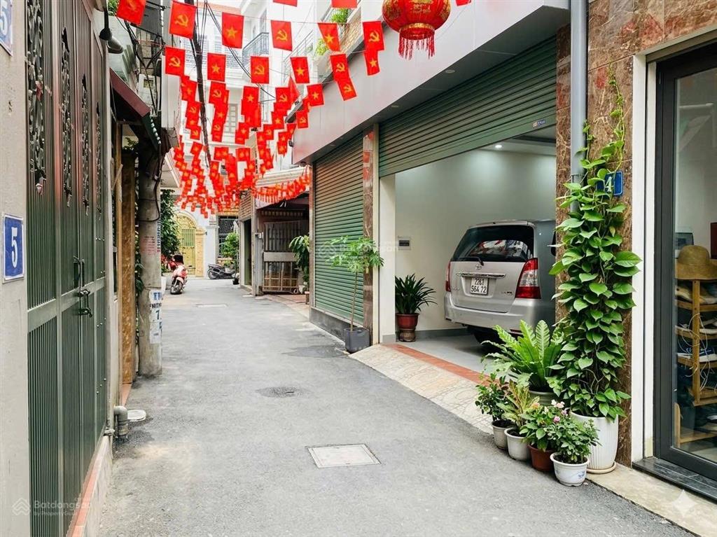 Nhỉnh 4 tỷ sở hữu căn nhà 40 mét tại chu huy mân  phúc đồng  long biên. gara oto không quy hoạch
