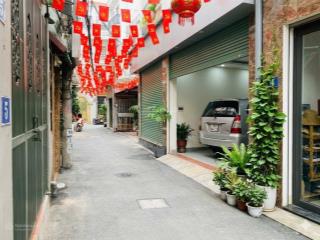 Nhỉnh 4 tỷ sở hữu căn nhà 40 mét tại chu huy mân  phúc đồng  long biên. gara oto không quy hoạch