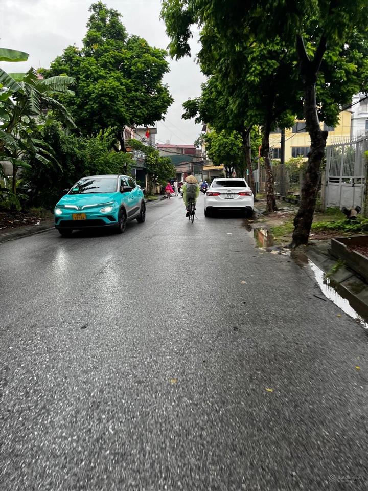 Bán lô đất đẹp 75 mét ngõ thông oto tránh,kinh doanh gần chợ sủi không quy hoạch,sổ đỏ vuông đẹp.