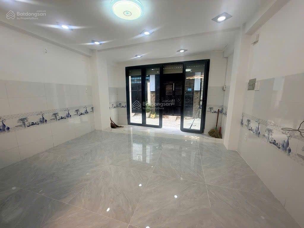 5 tầng btct,44m2 (4,4 x 10), ngộp bank,ô tô 7 chỗ đậu cửa,shr, nhỉnh 7t tl