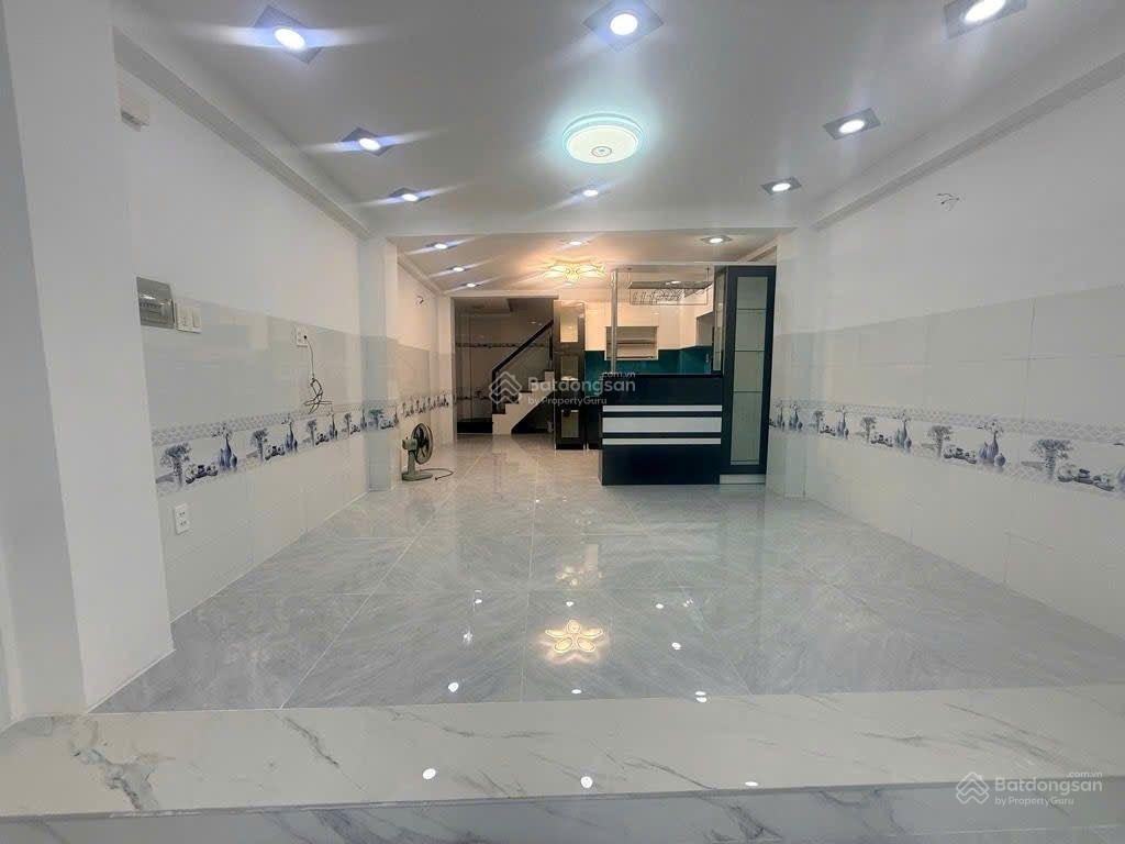 5 tầng btct,44m2 (4,4 x 10), ngộp bank,ô tô 7 chỗ đậu cửa,shr, nhỉnh 7t tl
