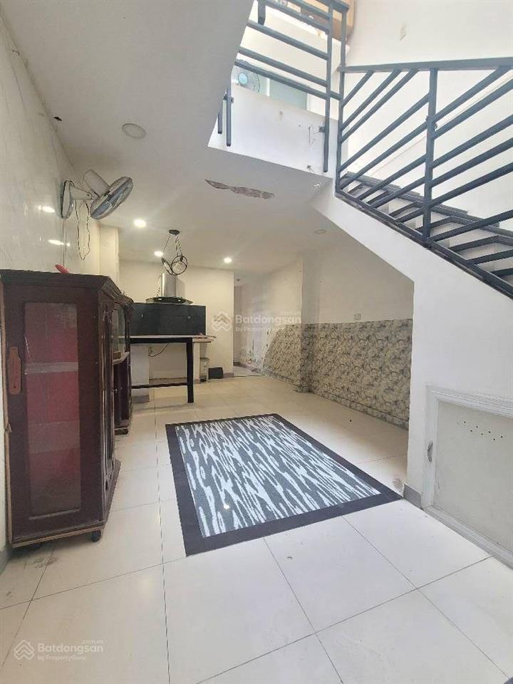 2 tầng mặt tiền btct, 70m2, sát chợ bà chiểu, sát bệnh viện, shr, hoàn công đầy đủ, nhỉnh 9 tỷ tl