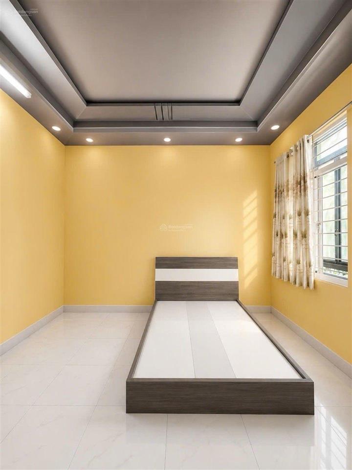 3 tầng btct, dt 60m² (4,2 x 14) vuông a4, sát mặt tiền đường lớn, shr, hoàn công đầy đủ