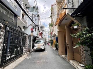 Diện tích to khung, ngang 8.9m bề thế nở hậu, 6pn, shr, sát hxh cô bắc, gần chợ, gần trường học