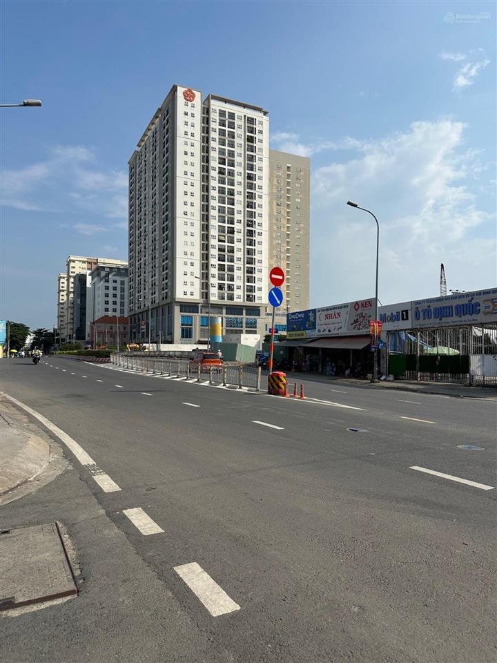 2 tầng nguyễn xí, 2pn, 40m2, sát hẻm xe hơi, shr, công chứng ngay