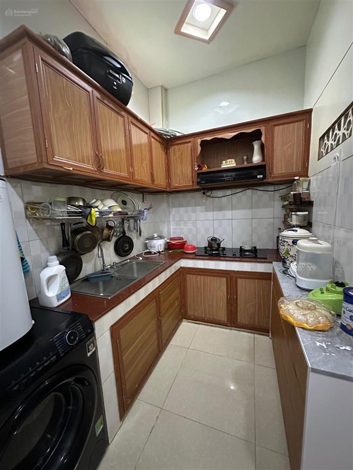 2 tầng nguyễn xí, 2pn, 40m2, sát hẻm xe hơi, shr, công chứng ngay