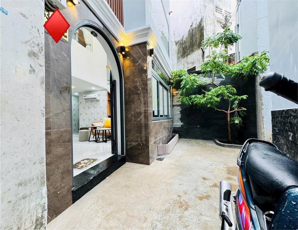 4 tầng btct,tặng full nội thất,ngang 6m,nở hậu, diện tích 31m, ngang 6m, nở hậu,sát hẻm xe hơi,