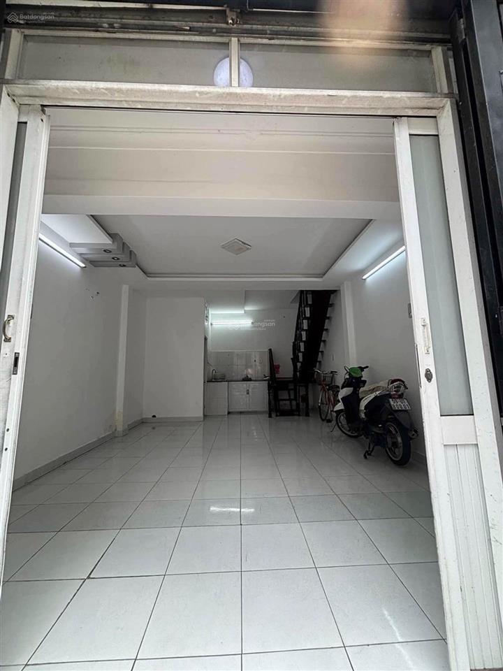 Ngợp,mặt tiền hẻm xe hơi,thuận tiện mua bán kinh doanh mọi nghành nghề,ngang 4.3m,shr,chỉ 5.6t tl