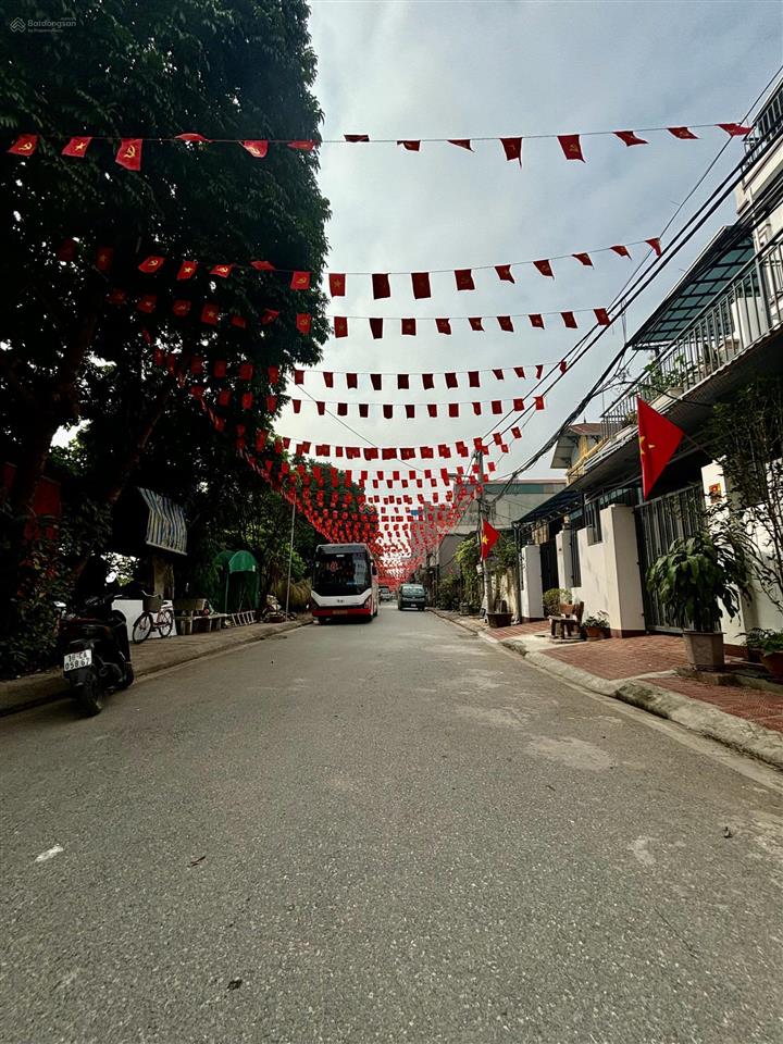 Bán đất lĩnh nam , phân lô vỉa hè ,đường 4 làn xe , kinh doanh ,view công viên , 90m2, mt 5m , 16 t