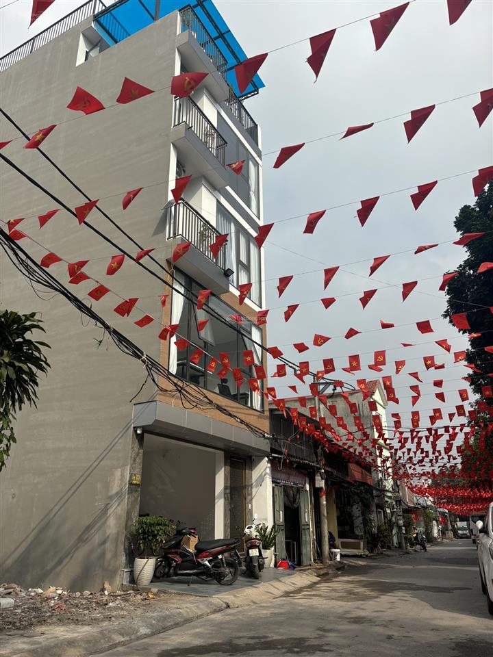 Bán đất lĩnh nam , phân lô vỉa hè ,đường 4 làn xe , kinh doanh ,view công viên , 90m2, mt 5m , 16 t