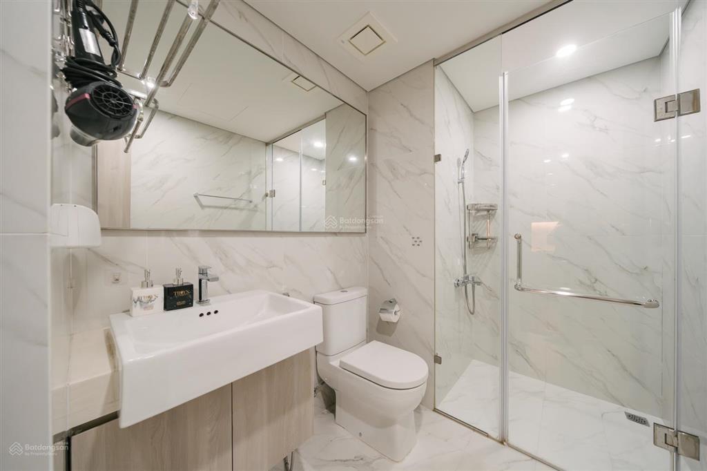 Chính chủ cho thuê căn studio 30,8m2 full nội thất, thiết kế đẹp, nội thất hiện đại