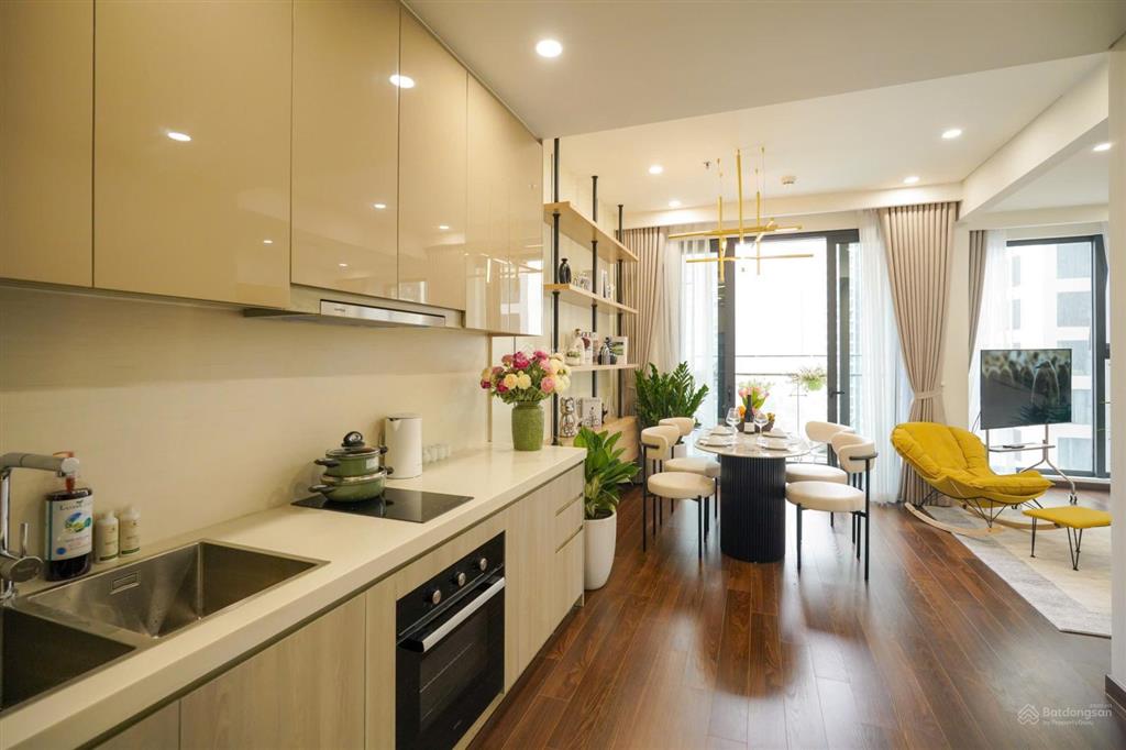 Căn hộ 2 ngủ 2 vệ sinh y hình, xách vali vào ở luôn, view đẹp ngập ánh sáng