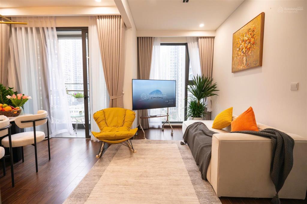 Căn hộ 2 ngủ 2 vệ sinh y hình, xách vali vào ở luôn, view đẹp ngập ánh sáng