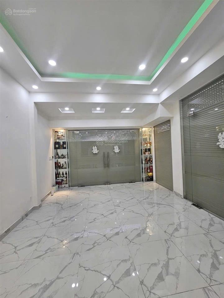 Tân phú  30 triệu căn góc 2 mặt tiền hoa bằng (4pn2wc)
