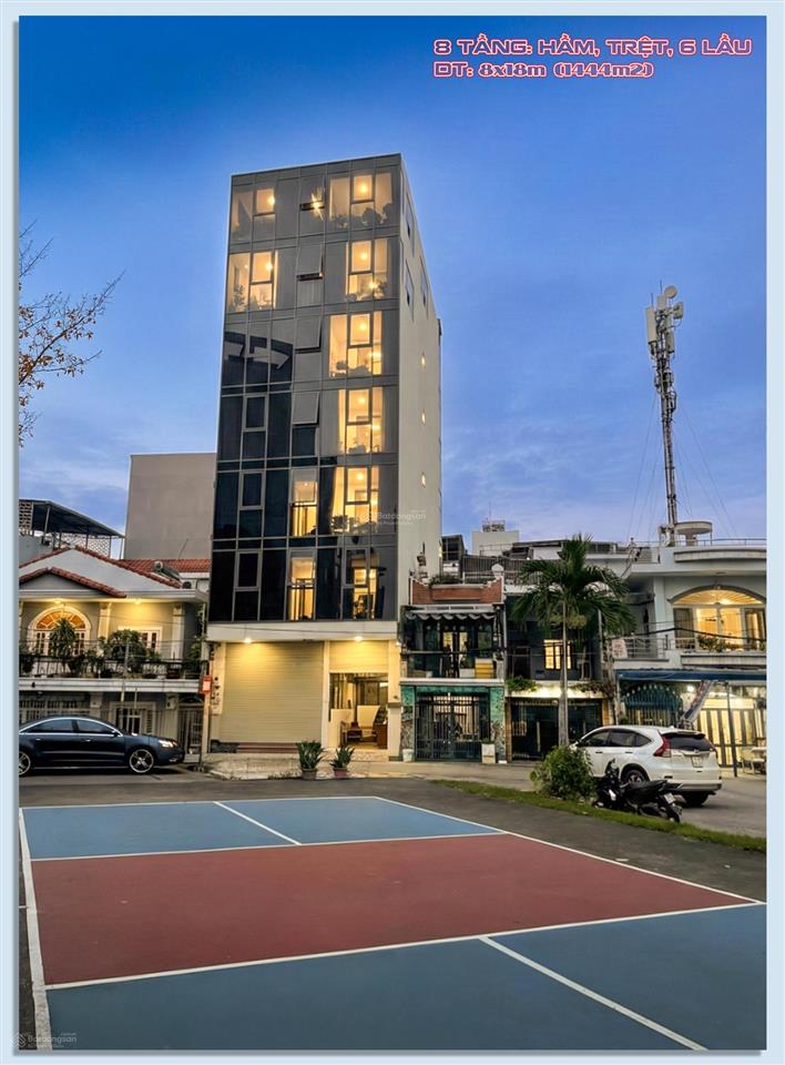 8 tầng 8x18m mặt tiền nguyễn văn linh q. 7 có hợp đồng thuê 300 triệu/tháng