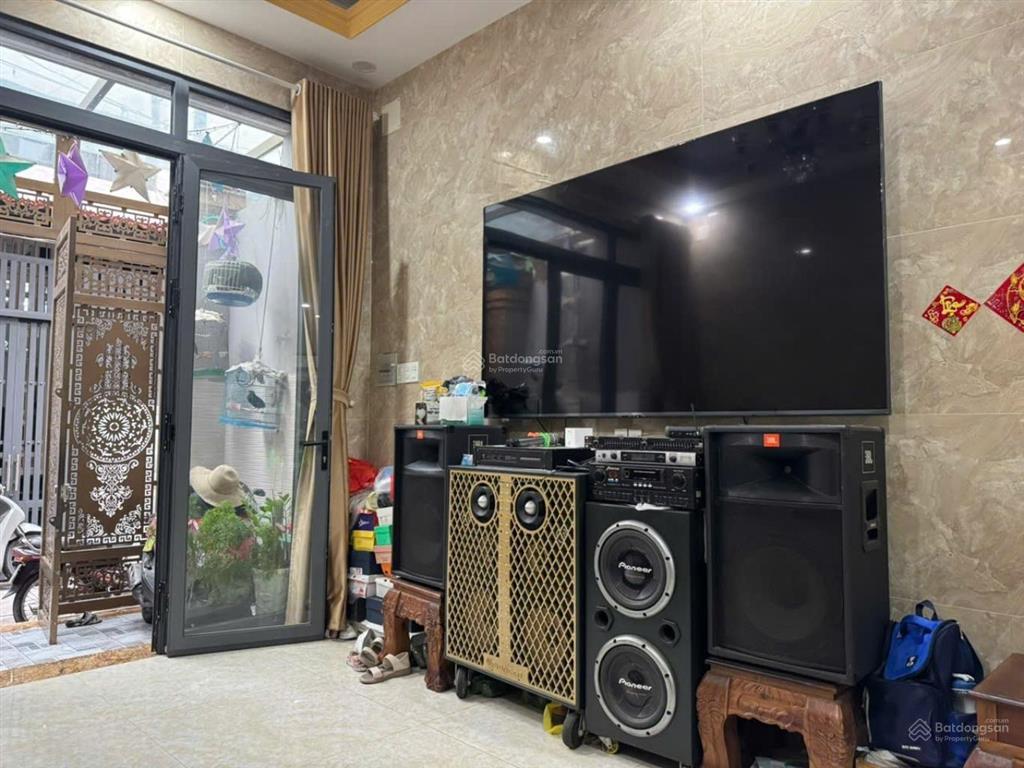 Bán nhà 3 tầng, hẻm xe hơi lũy bán bích tân phú, 84m2, 8 tỷ