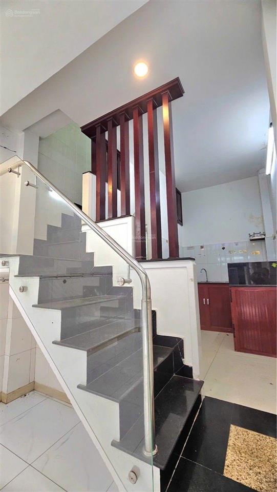 Bán nhà 2 tầng  lê văn quới giáp tân phú  hxh  26m2  2.99 tỷ