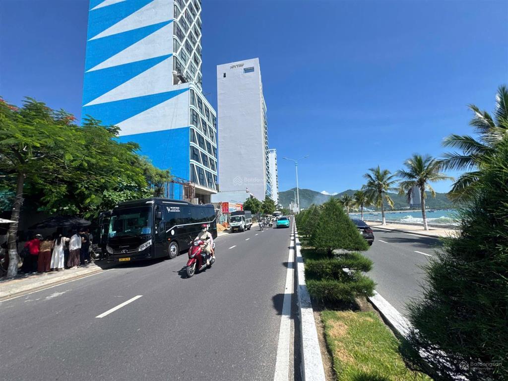Hàng hiếm đường biển phạm văn đồng 2 mặt tiền view trực diện biển nha trang  ngang 16m