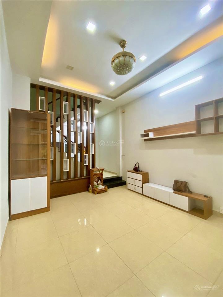 **mặt tiền võ căn hát 3 tầng 80m dòng tiền 12tr/th, đối diện trường đh tài chính marketing