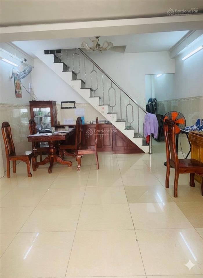 Bán nhà riêng tại phạm thế hiển, 4,4 tỷ, 46m2, giá siêu hời chỉ với 3pn, 2wc, 2 tầng