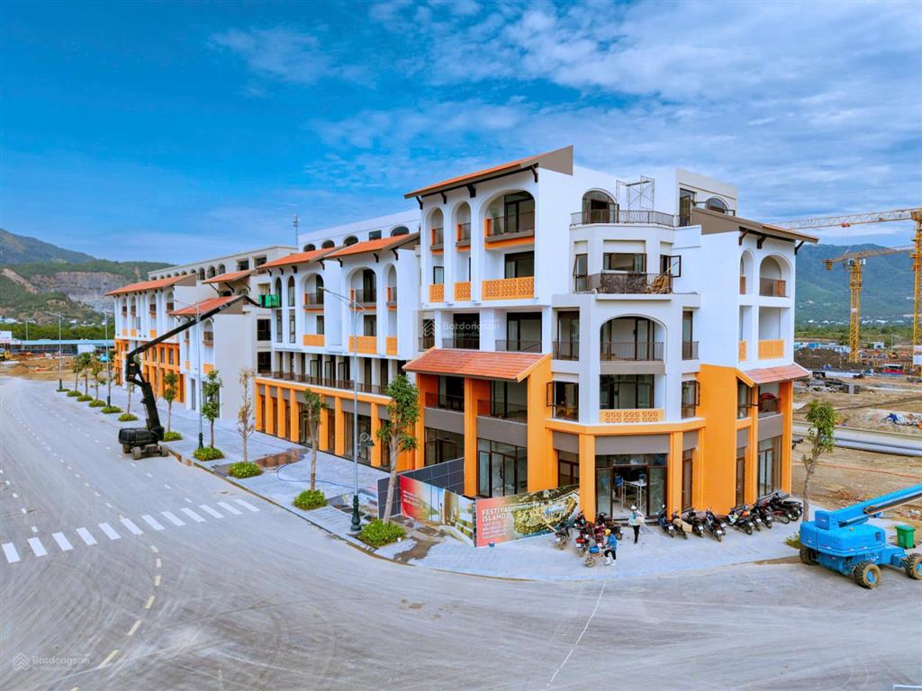 Căn nhà phố liền kề 3 tầng, mặt tiền 7.5m giá tốt charmora city nha trang  sun group