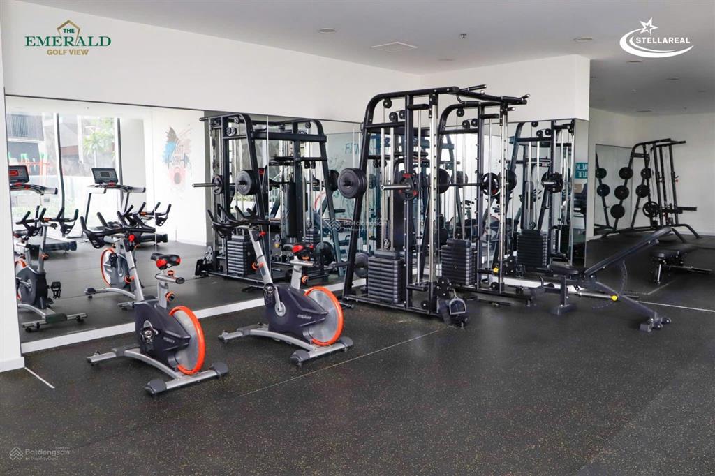 Em thái có suất ngoại giao căn golf view chỉ từ 3ty/căn 2pn 71m2 tầng cao view đẹp. 0355 305 ***