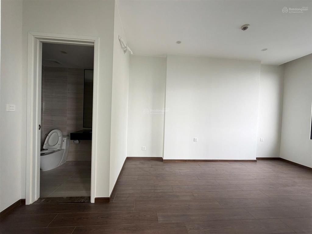 Em thái có suất ngoại giao căn golf view chỉ từ 3ty/căn 2pn 71m2 tầng cao view đẹp. 0355 305 ***