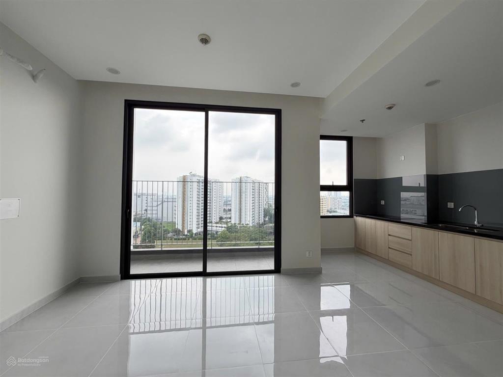 Em thái có suất ngoại giao căn golf view chỉ từ 3ty/căn 2pn 71m2 tầng cao view đẹp. 0355 305 ***