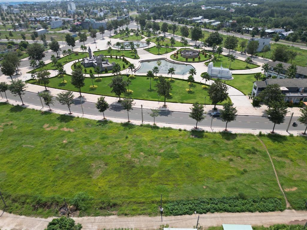 Bán gấp lô đất đường 32m chỉ 1 tỷ 1xx triệu đã có lô đất 130m2 tại cát tường phú hưng