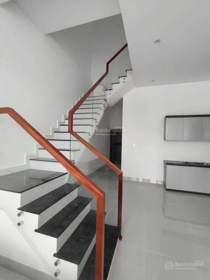 Nhà 1 trệt 1 lầu  3pn  nhà mới tinh  vị trí đẹp cát tường phú hưng  2 tỷ 050