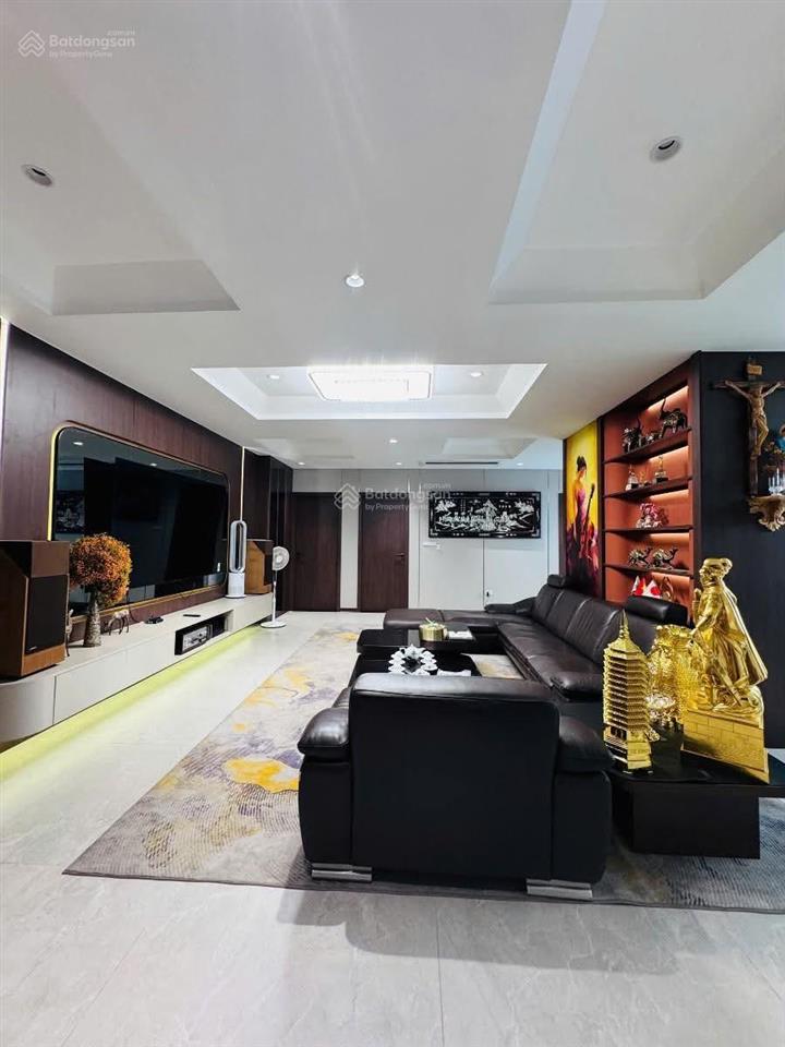 Bán căn hộ chung cư e3 số 7 vũ phạm hàm, 181m2, 4 ngủ, 3wc, ban công thoáng, về ở luôn!
