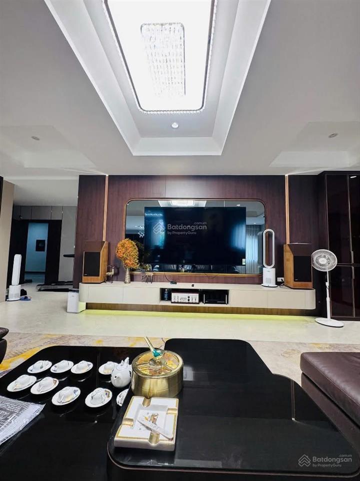 Bán căn hộ chung cư e3 số 7 vũ phạm hàm, 181m2, 4 ngủ, 3wc, ban công thoáng, về ở luôn!