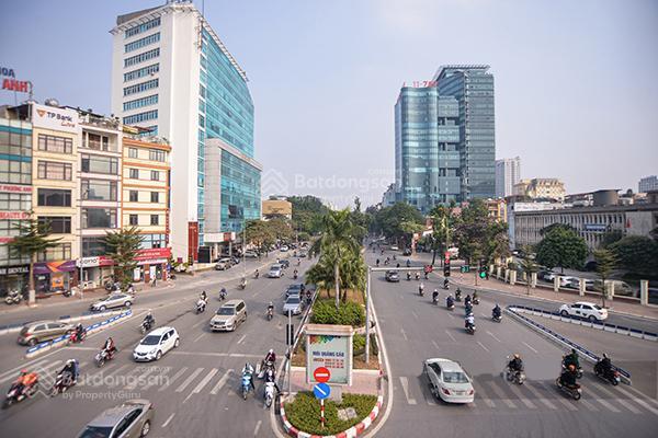 Bán nhà mặt phố hoàng quốc việt, 350m2, 8t, mt 15m, dòng tiền 6 tỷ/năm, sổ 50 năm.