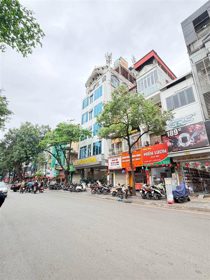 Bán khách sạn mặt phố lò đúchai bà trưng, 290m2, 9t, mt 8m, 67 phòng, dòng tiền 300tr/tháng.