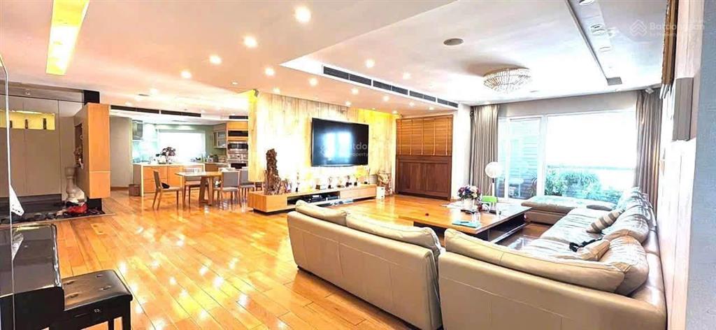 Bán căn hộ chung cư m3  m4 nguyễn chí thanh, 320m2, 4 ngủ, 4 wc, 4 ban công, 1 slot ô tô