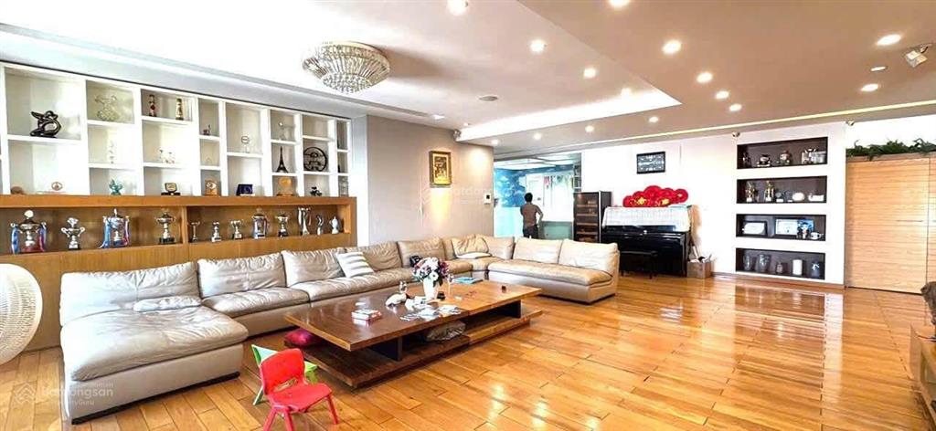 Bán căn hộ chung cư m3  m4 nguyễn chí thanh, 320m2, 4 ngủ, 4 wc, 4 ban công, 1 slot ô tô