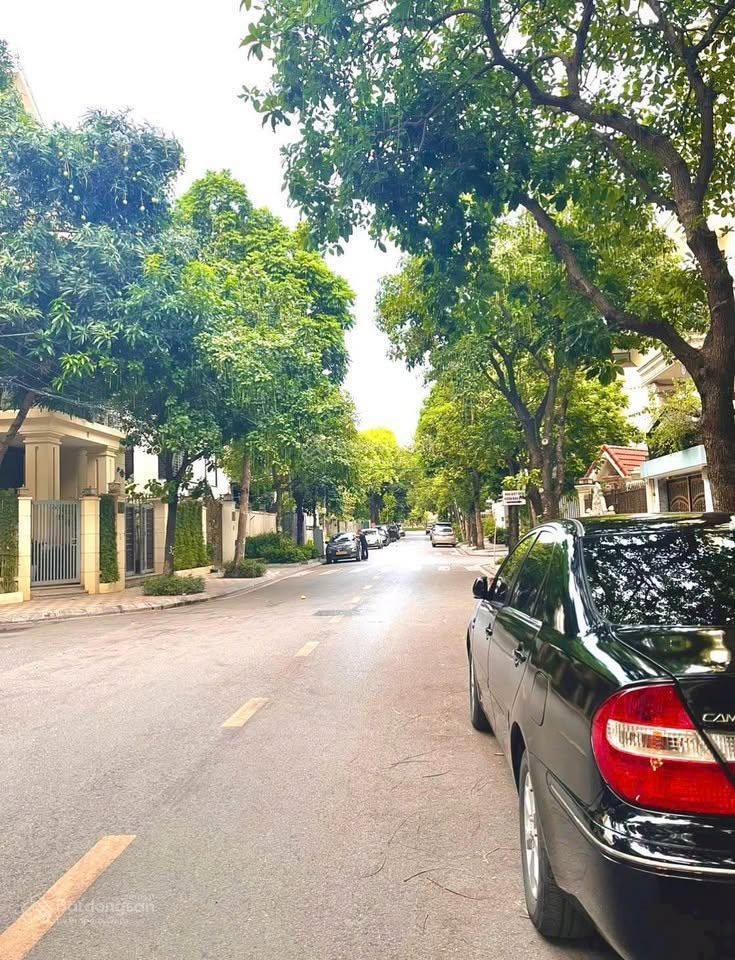 Bán đất vườn đào, 176m2, mt 11m, 2 ô tô tránhthông, xây aparthotel đẹp.