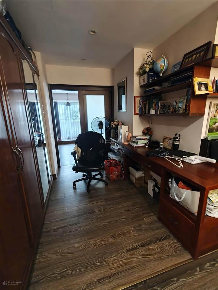 Bán căn hộ chung cư láng hạ, 193m2, 3 ngủ, 2wc, 3 ban công, full nội thất, về ở luôn