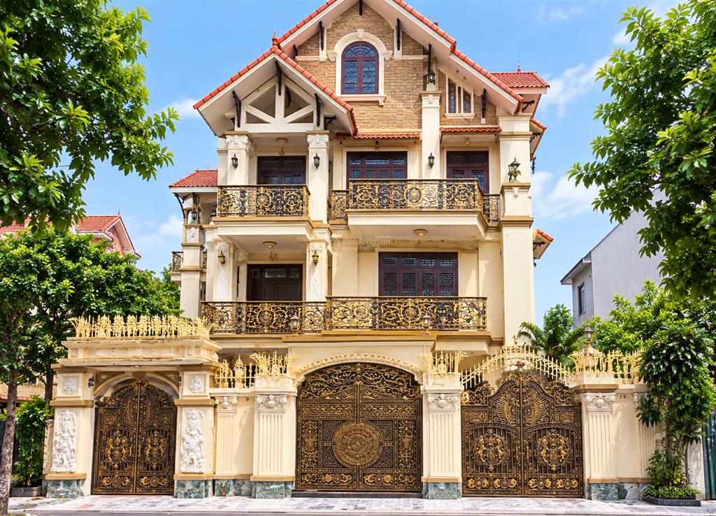 Bán biệt thự vip trung hòacầu giấy, 160m2, 4 tầng, mt 12.5m, 5 ngủ rộng, thang máy, siêu đẳng cấp.